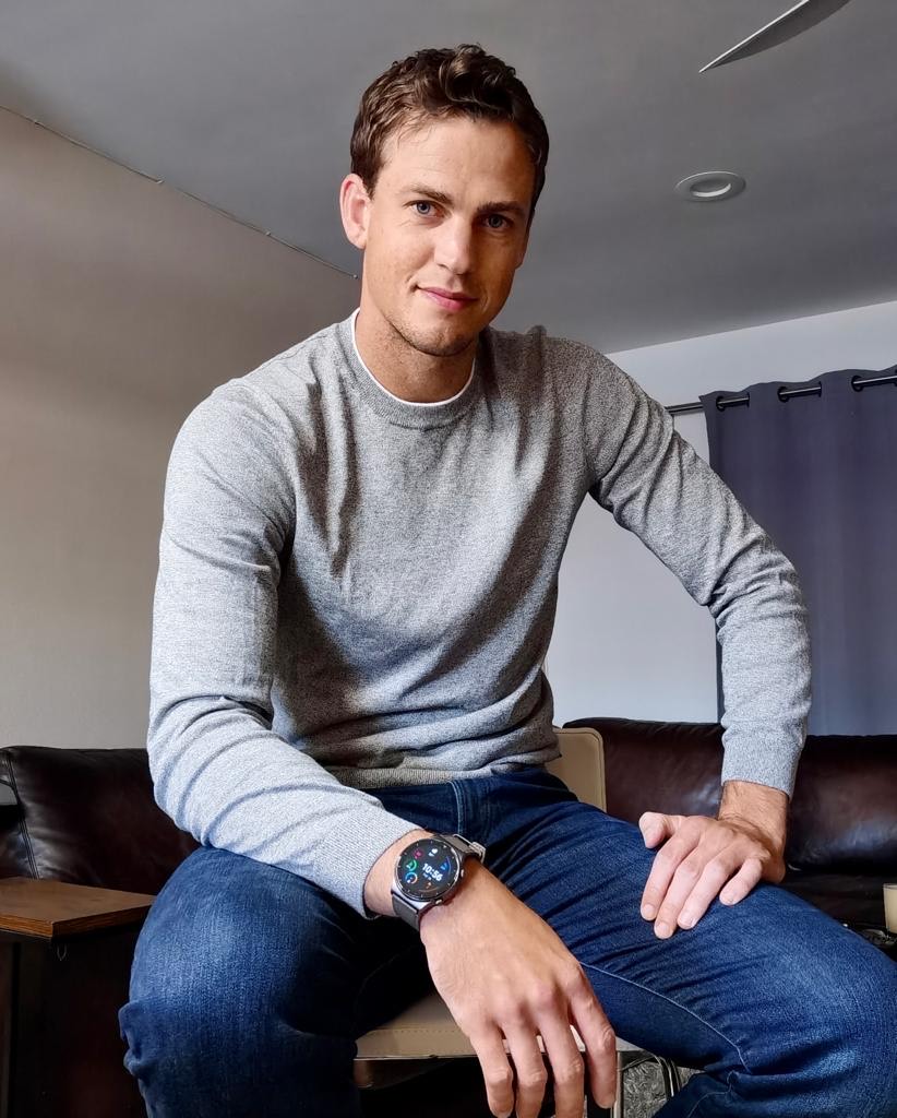 VasekPospisil's tweet photo. All dressed up with my favourite accessory! Sporting scratch-resistant sapphire glass, my #HUAWEIWatchGT2Pro keeps me looking sharp, even off the courts.
Don’t forget to enter my giveaway on Instagram: https://t.co/LrSCg8eYj2 #HuaweiLife #Huawei_Partner @HuaweiMobileCAN https://t.co/WbiVrJMq3j
