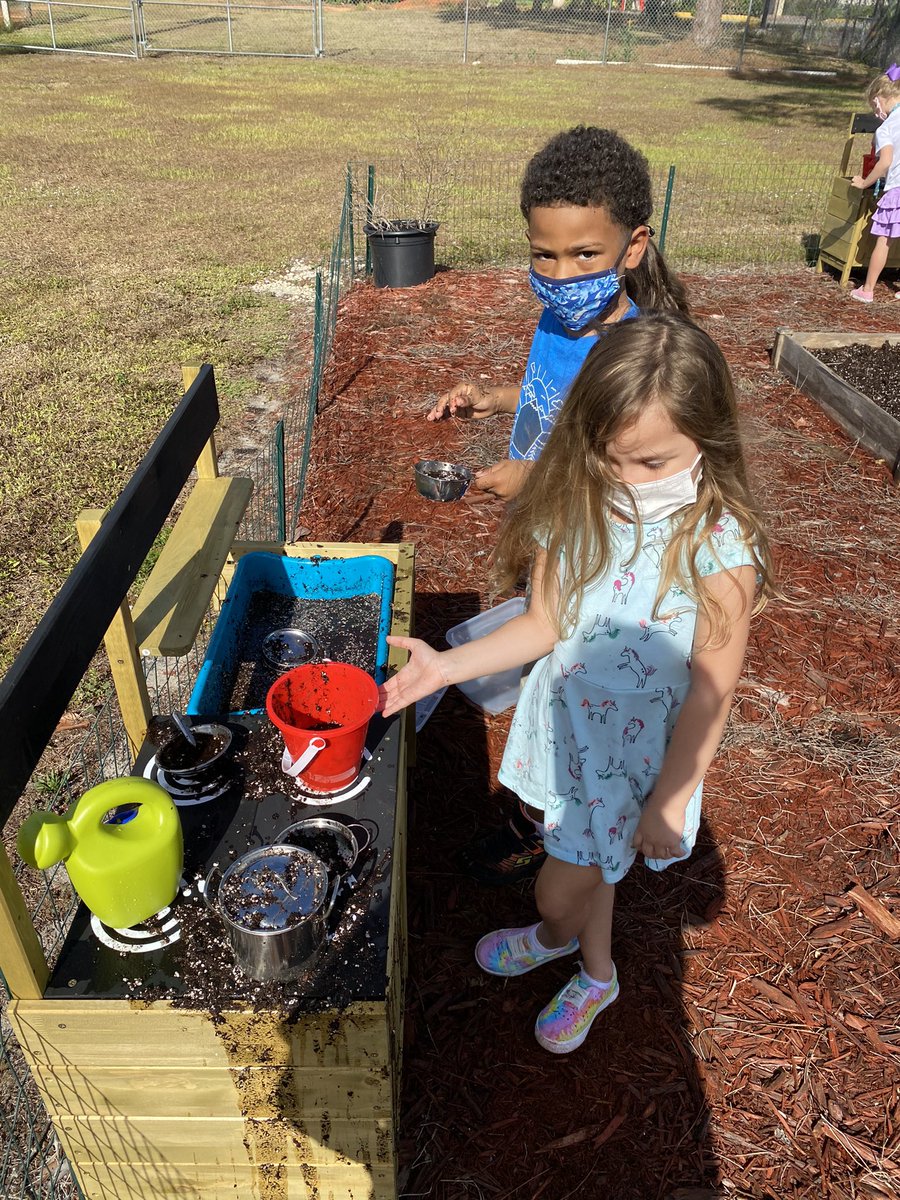 ArellanoPES's tweet photo. Today @NPESharks pre-k class opened up their very own mud kitchen. The sweet treats and yummy lunches that were cooked up today were fabulous! Lots of outdoor fun. @CCPS_PRE_K @collierschools #sharktastic #messyisfun https://t.co/sXn9CviLZZ