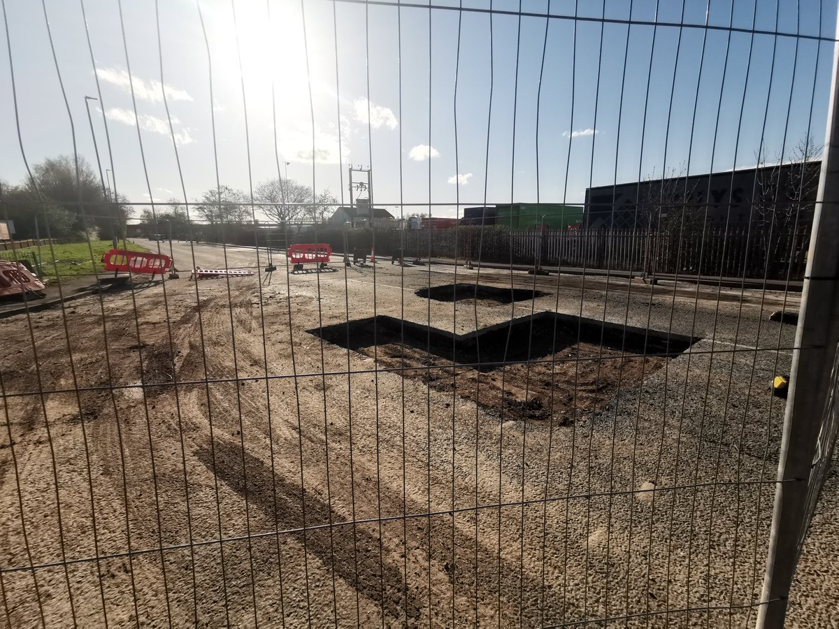 jasonstockley's tweet photo. @stwater
I tell you what would save your customers a lot of money and help save the environment? Sort the mess on #B6540 Tamworth Road in #Sawley out its still Closed? Why aren't you working 24/7 to fix? 
No movement for days! #environment  #pisstakers #noupdates #6miledetour https://t.co/Z6tg5mvqqH