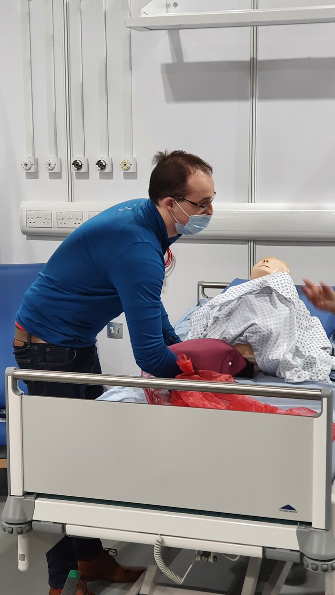 ofallpositions's tweet image. Meanwhile in concurrent session @JoannaGreenock  and @madwife78 take candidates through scenarios including #spesis #eclampsia and the #unwell pregnant woman, while myself and @MarshallHelene run #haemorrhage scenarios