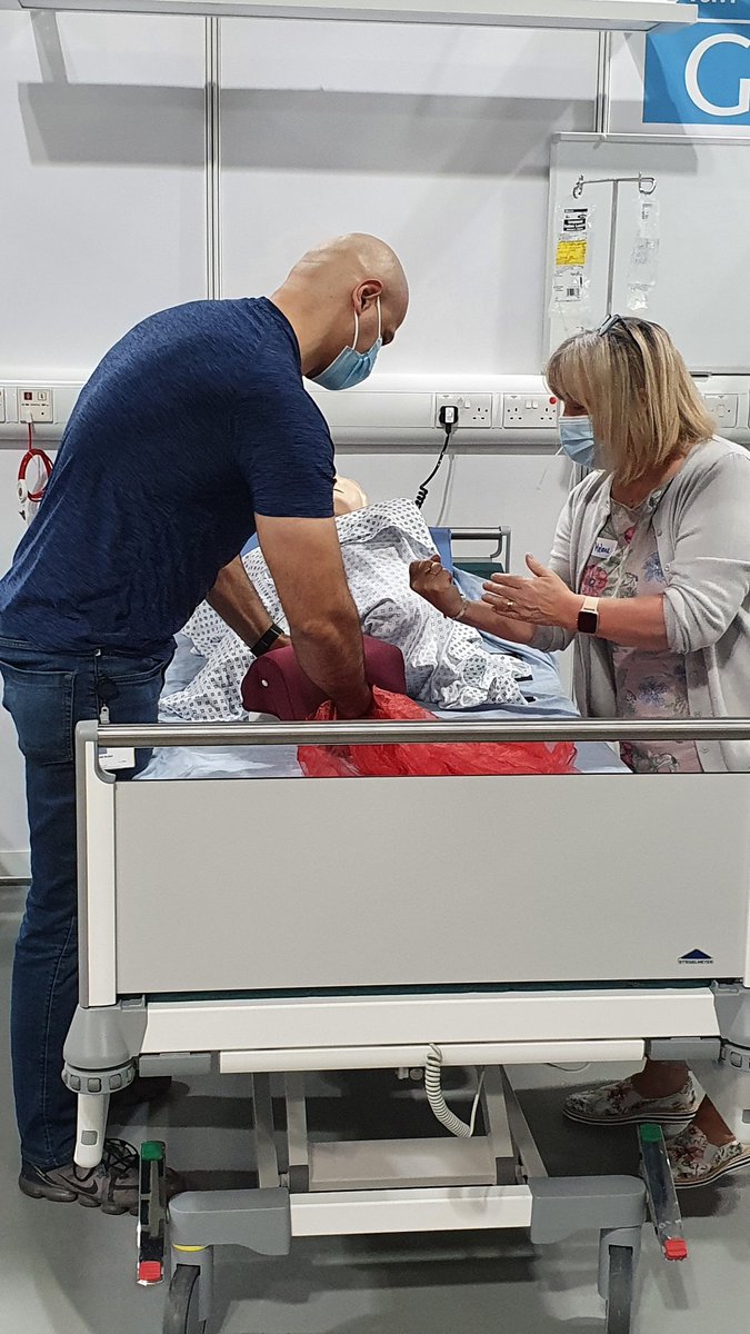 ofallpositions's tweet image. Meanwhile in concurrent session @JoannaGreenock  and @madwife78 take candidates through scenarios including #spesis #eclampsia and the #unwell pregnant woman, while myself and @MarshallHelene run #haemorrhage scenarios