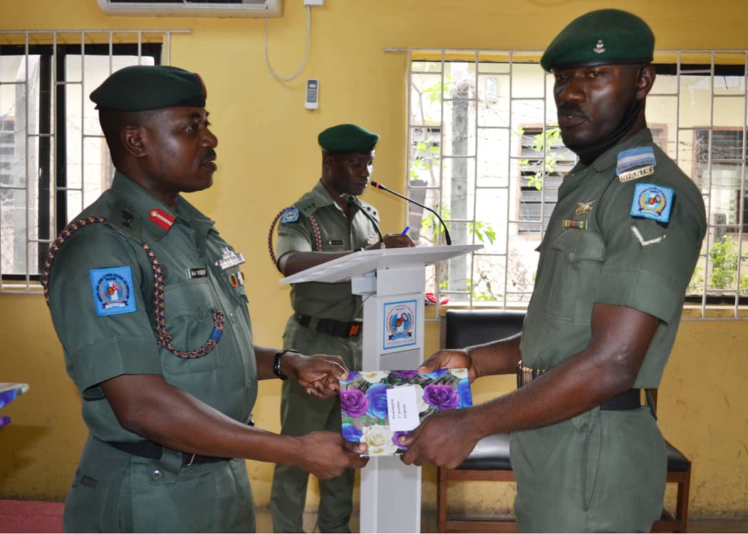 Tabitha07184945's tweet photo. The Nigerian Army School Of Public Relations and Information today, 31st March 2021, graduated its First Quarter courses for 2021 comprising; Young Officers Course (YOC), X2 News Reporting Course, and A3 Photography Course at the NASPRI auditorium, Bonny Camp, VI, Lagos. https://t.co/hK2odI36PX