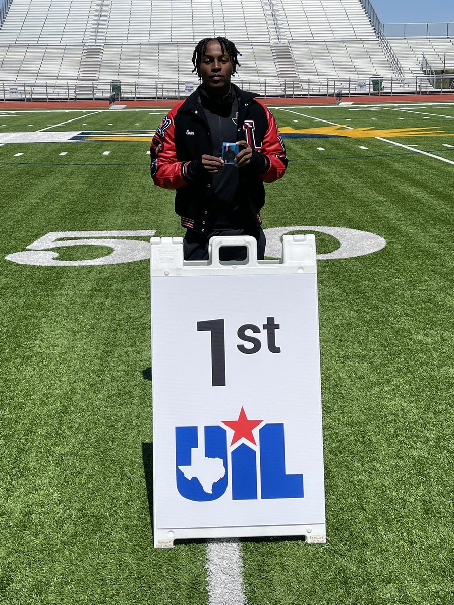 redhawkspeed's tweet photo. 9-5A Track & Field UPDATE:
Evan Stewart 1st in Boys Triple Jump, Prince Ugoh 6th and Chika Ugoh 2nd in Shot Put. Congrats #redhawkspeed #inthemoment https://t.co/jAaMdsThQ3