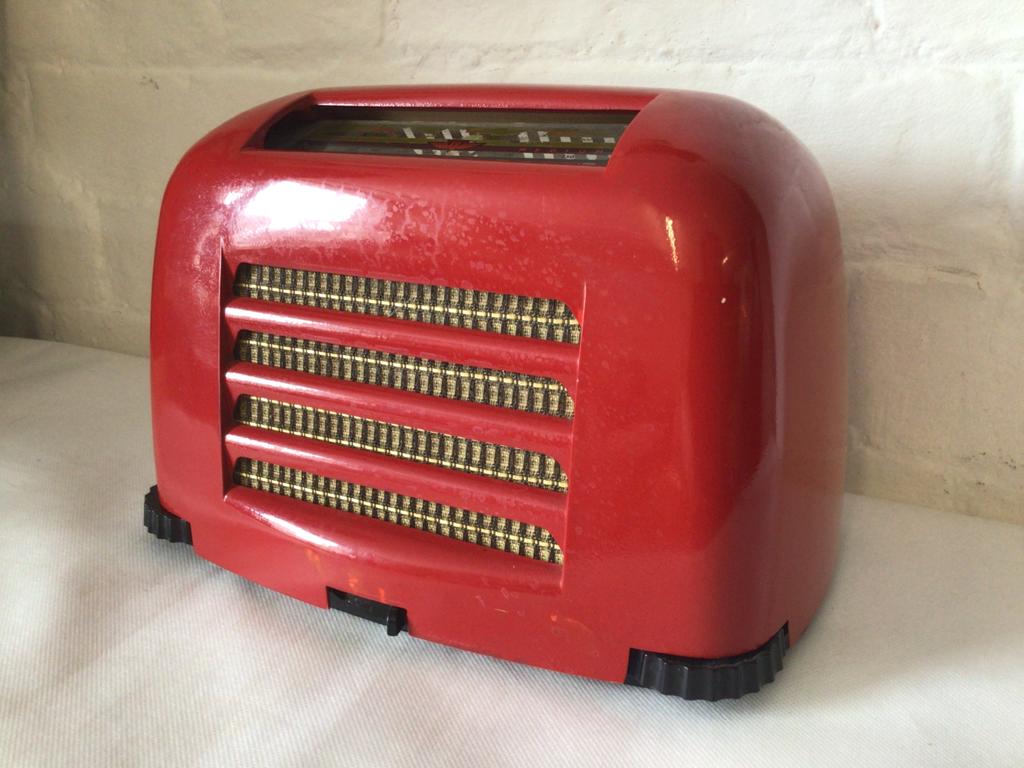 RetroBazaar's tweet photo. Two new bluetooth speakers added to our shop. Large deco and funky red baby. 
#bluetoothspeakers #vintagetechnology #interiordesign #interiorstyling #retrobazaar https://t.co/XD3Wmr2yUM