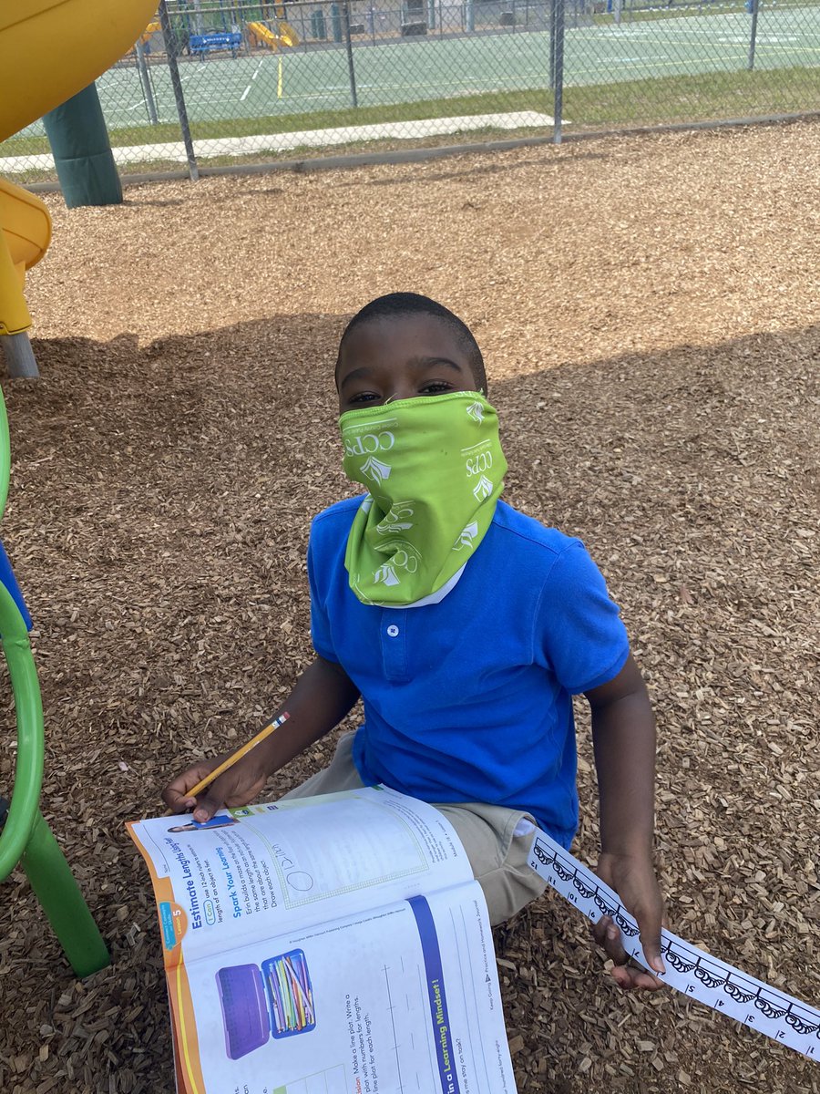 MsLoBosco's tweet photo. It was a beautiful day to practice our measuring skills outside! 🌞@GGEseagulls https://t.co/CeiU8DnyAP
