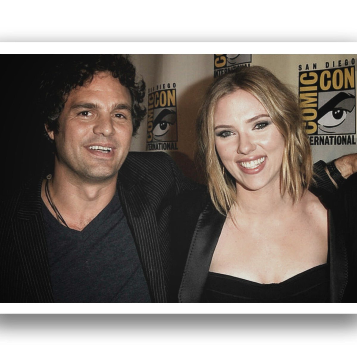 Ruffalsson_'s tweet photo. Those Happy faces 😍
I miss them 😢
.
.
.
#MarkRuffalo #hulk #ScarlettJohansson #blackwidow #hulkwidow #BruceBanner #brucenat #NatashaRomanoff #ruffalsson #brutasha https://t.co/4fgymodt6m