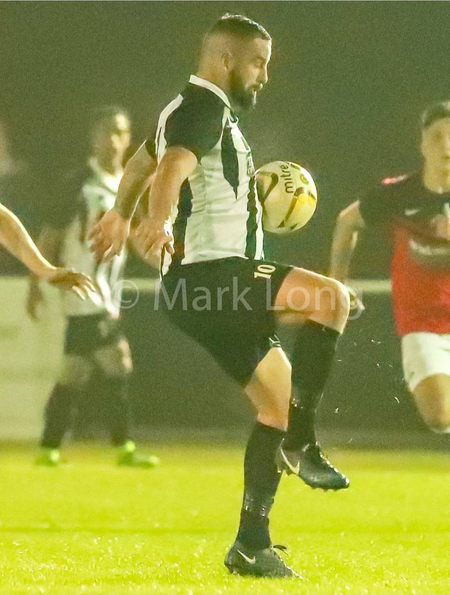 ColneyHeathFC's tweet photo. NEW RESERVE TEAM SIGNING | ✍🏻

We are delighted to confirm the signing of Colney Heath legend, Jimmy Hill ✍🏻🤝

He will use his experience to help our young squad! 💪🏻

Welcome back to Colney Heath Jimmy! ⚫️⚪️ https://t.co/mOqYzuS6J0