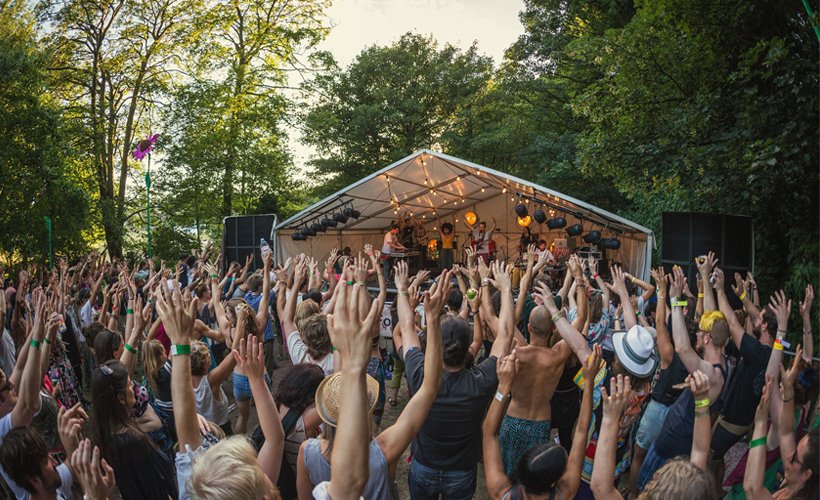 Folk Forest Festival 2021: Important Update

It is with a heavy heart that we have decided to cancel the Folk Forest 2021. We're all very disappointed but all being considered it just was viable for us this year. 
We will keep you posted on future plans!  
thefolkforest.net/the-folk-fores…