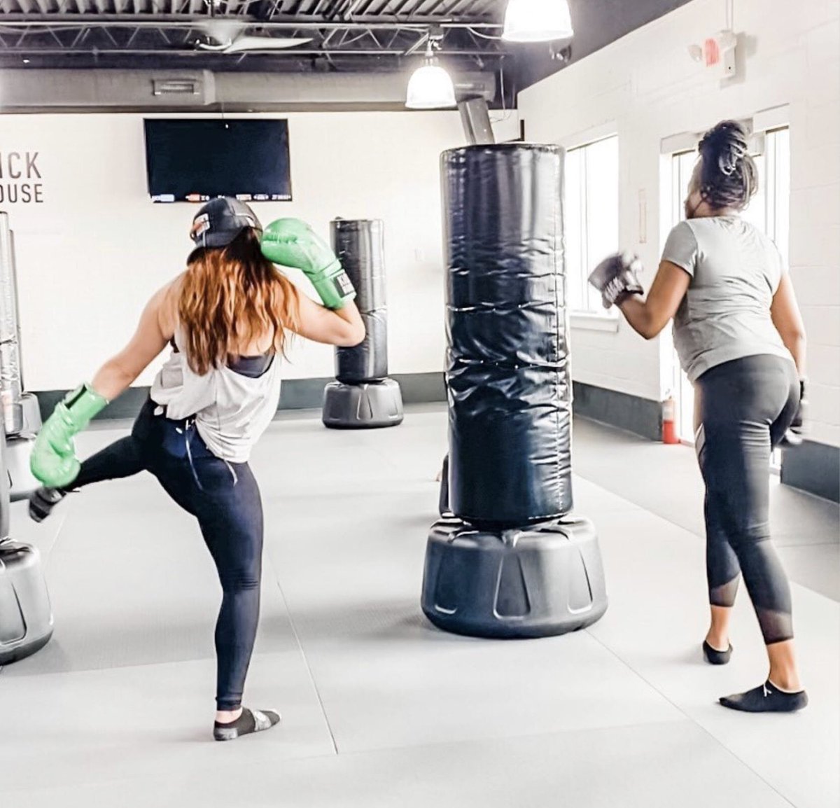 KickhouseC's tweet photo. KickHouse is starting Personal Training sessions🏋️🏋️‍♀️!! 

Let’s add more fitness fuel to your fire🔥!

Give us a call or shoot us a text if you want to be apart of this growing studio 🪴🌞!! 

📱571-367-7642 https://t.co/G35Rha3ttO