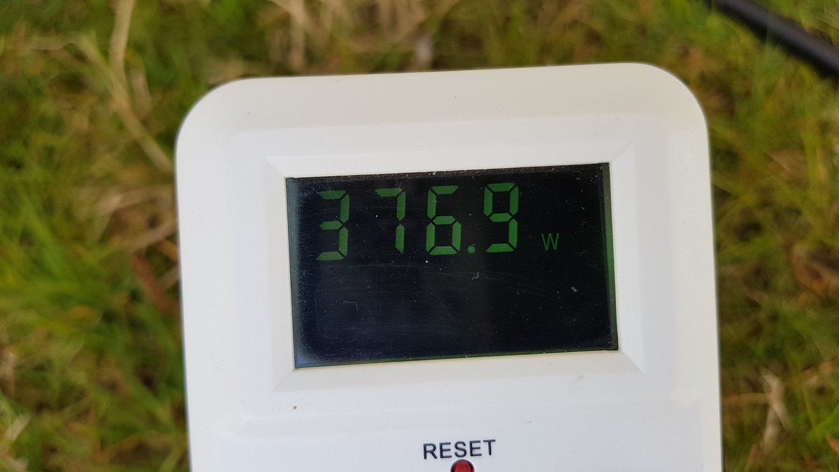 WernerFuchs_CH's tweet image. Testlauf, kleine #PluginSolar Anlage. Um 15:50 noch fast 380W.
Gebraucht für 400.- einzelne Komponenten auf #Ricardo gekauft. Wäre Anlage Nummer 4. Die selben Panel auf Hausdach und Gartenhaus #Panasonic #Solar
Platz zur Installation muss ich noch finden...