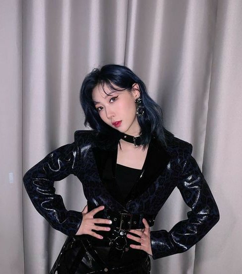 hotvscutedeukae's tweet image. night mode🌑                day mode🌞