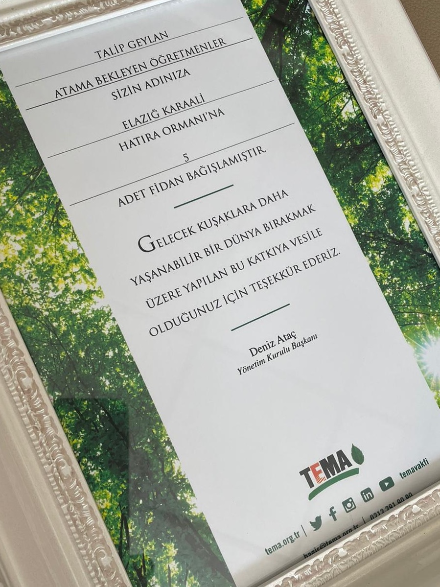 EK ATAMA ŞARTTIR!
Genç meslektaşlarımızla birlikteydik.
2021 için yapılan 20 bin atamayı asla kabul etmiyoruz.
Salgın nedeniyle tahrip olan eğitim sistemimizin eksikleri hızlıca telafi edilmelidir. Bunun başında da öğretmen açığını gidermek gelmektedir.
#AsılMüjde60bin