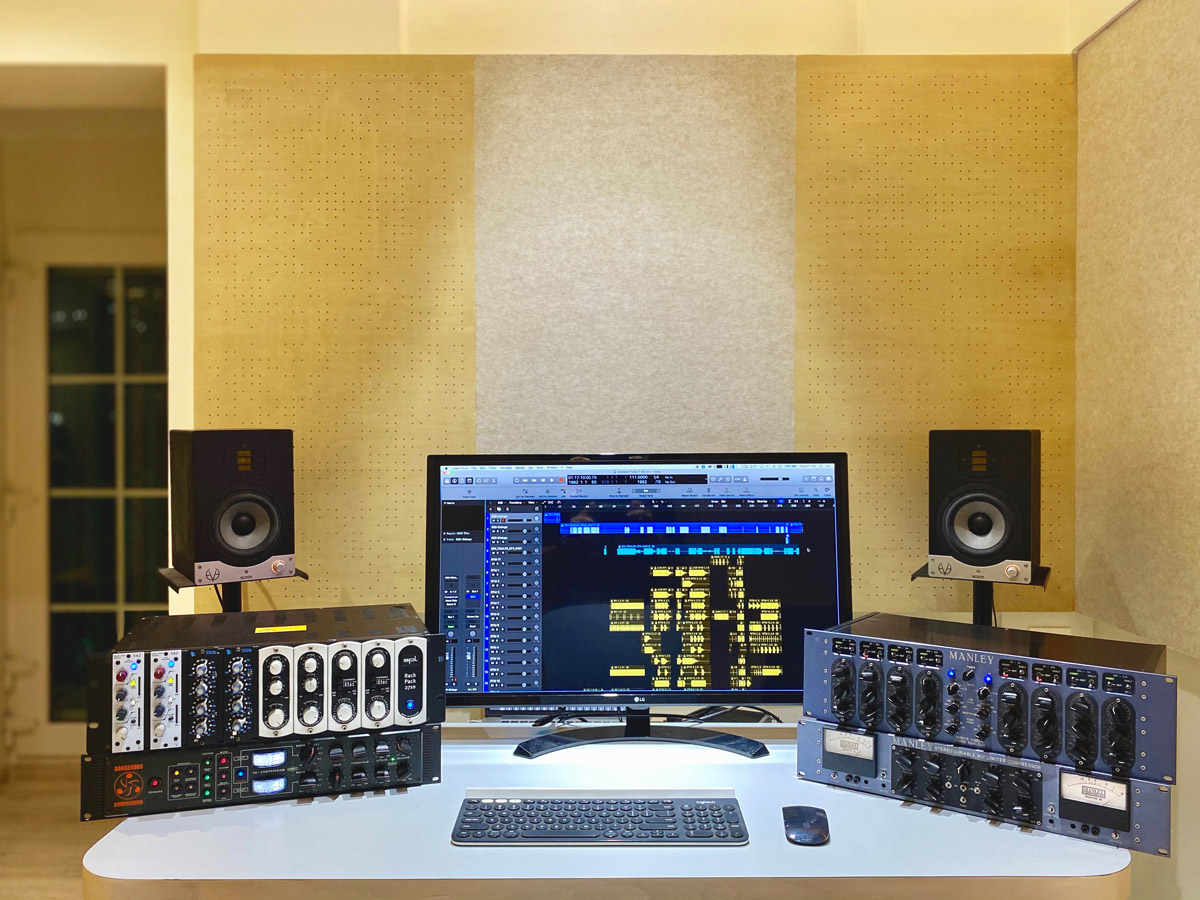 EveAudio's tweet photo. The most-read BeliEVEr story for this month is: Shadab Rayeen at New Gate Studio #sc305 #sc207 #atmos https://t.co/YBMxAA9jGx https://t.co/icltcF9svD