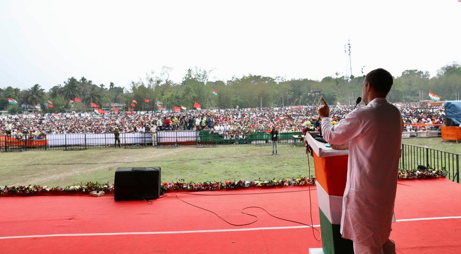 GovindaGoswami_'s tweet photo. बदलाव की ओर चल प���़े है जनता के क़दम...

भारत की विविधता में एकता को बचाने के लिए एकजुट हो खड़े हम...!! https://t.co/JWUxfZ1dQC