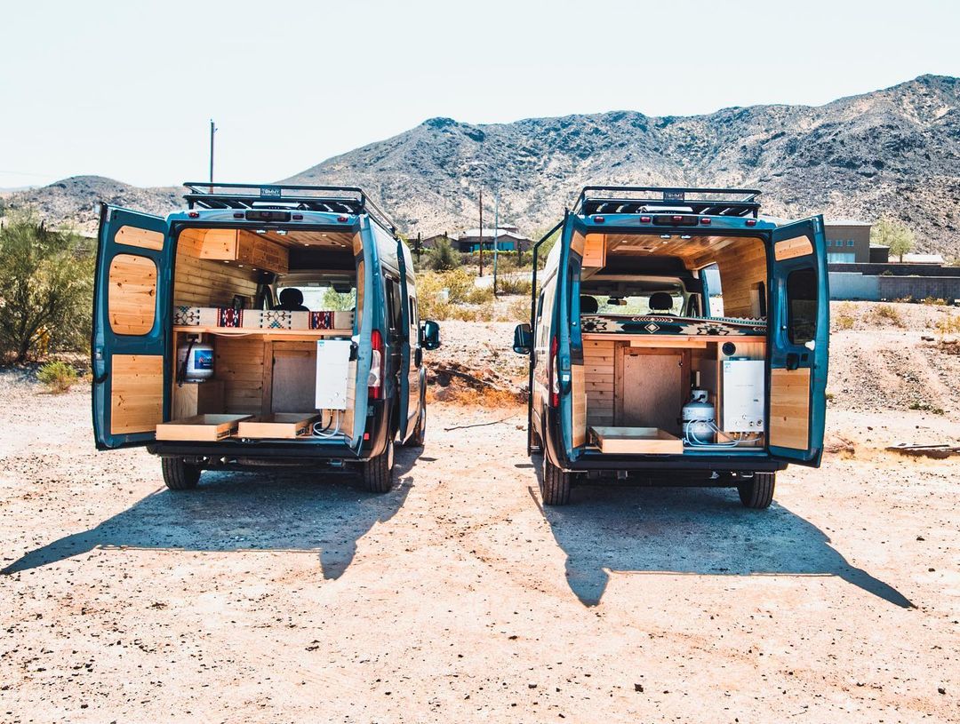 ExploreVanx's tweet photo. “Are They Twins?”

“Yes! The Price is so Awesome! I Bought Two!”

In-House Roof Racks
In-House Paint Shop

🛠 @tommycampervans
🧰 @tommycampervanschicago
📷 @photofusionstudio https://t.co/AdYqnRDRsO https://t.co/bTOdEtf5do