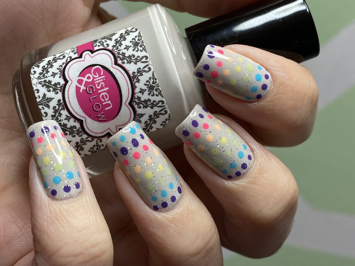 nailsbylyn's tweet photo. Rainbow nails by my rainbow wall π
#nailsbylyn #nalanails https://t.co/ZUCP8Gw8OL