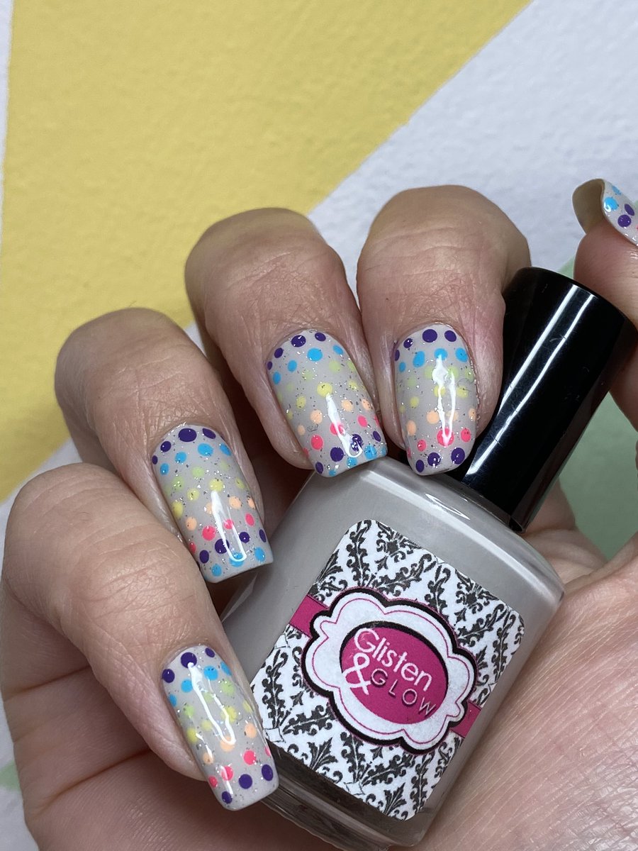 nailsbylyn's tweet photo. Rainbow nails by my rainbow wall π
#nailsbylyn #nalanails https://t.co/ZUCP8Gw8OL