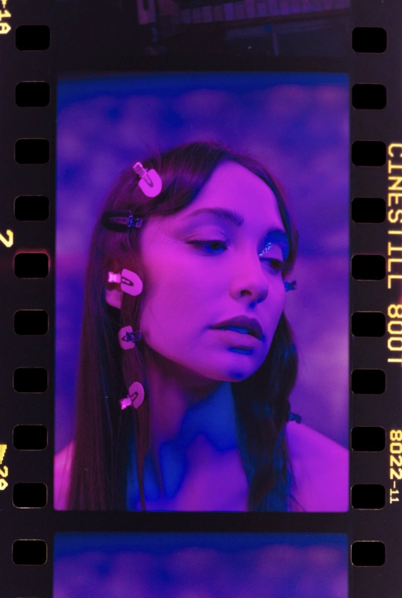 Amkemp92's tweet photo. ✨Euphoric Energy✨
.
Hair by yours truly 
📸: @vic.buell (assistant @nathanial_schmidt)
Codirector and makeup: @calla_bog 
Model: @jennaportz 
.
#mkephotographer #euphoria #euphoriamakeup #filmphotography #35mm #35mmfilm #mkehair #mkehairstylist #milwaukeehairstylist https://t.co/QVIcONJCj9