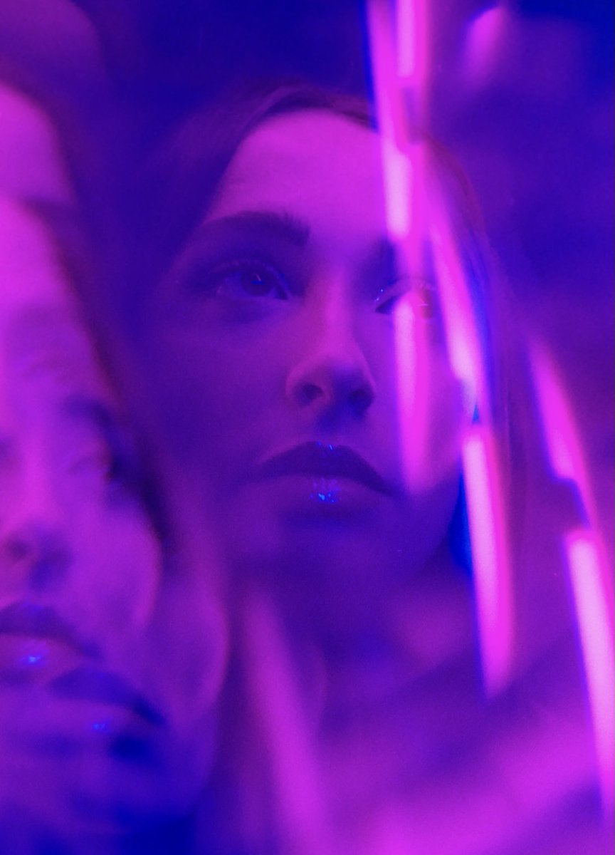 Amkemp92's tweet photo. ✨Euphoric Energy✨
.
Hair by yours truly 
📸: @vic.buell (assistant @nathanial_schmidt)
Codirector and makeup: @calla_bog 
Model: @jennaportz 
.
#mkephotographer #euphoria #euphoriamakeup #filmphotography #35mm #35mmfilm #mkehair #mkehairstylist #milwaukeehairstylist https://t.co/QVIcONJCj9