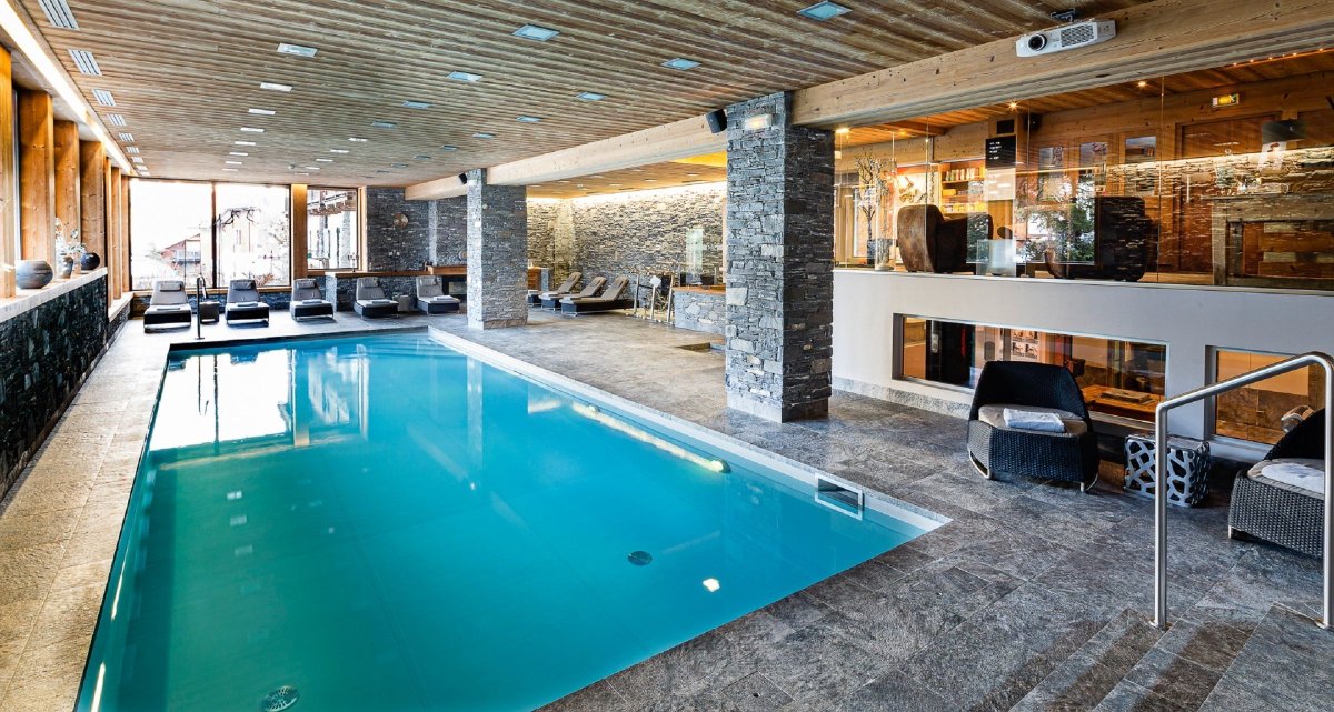 Hotelferacheval's tweet photo. B for blooming (or blue pool…). Spring is officially here 🌼 
.
.
.
#ferachevalmegeve #luxuryresort #luxuryhotelandspa #spa #cocooning #spring #hoteldeluxe #megeve #lesalpes #frenchalps https://t.co/6GOLZuW0dX