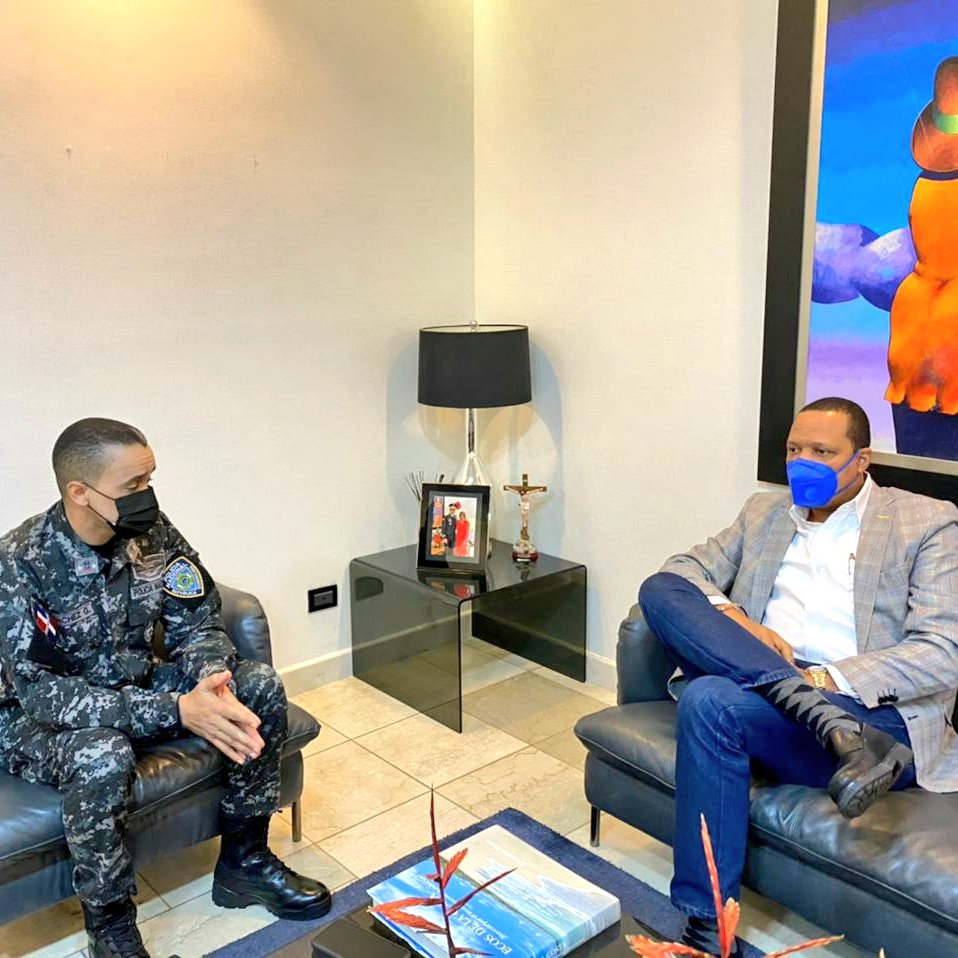 ProConsumidorRD's tweet photo. Director de Pro Consumidor solicita colaboración a Policía Nacional para fortalecer inspecciones a comercios

https://t.co/2B0vW6QnqL https://t.co/hU6TtM1qxZ