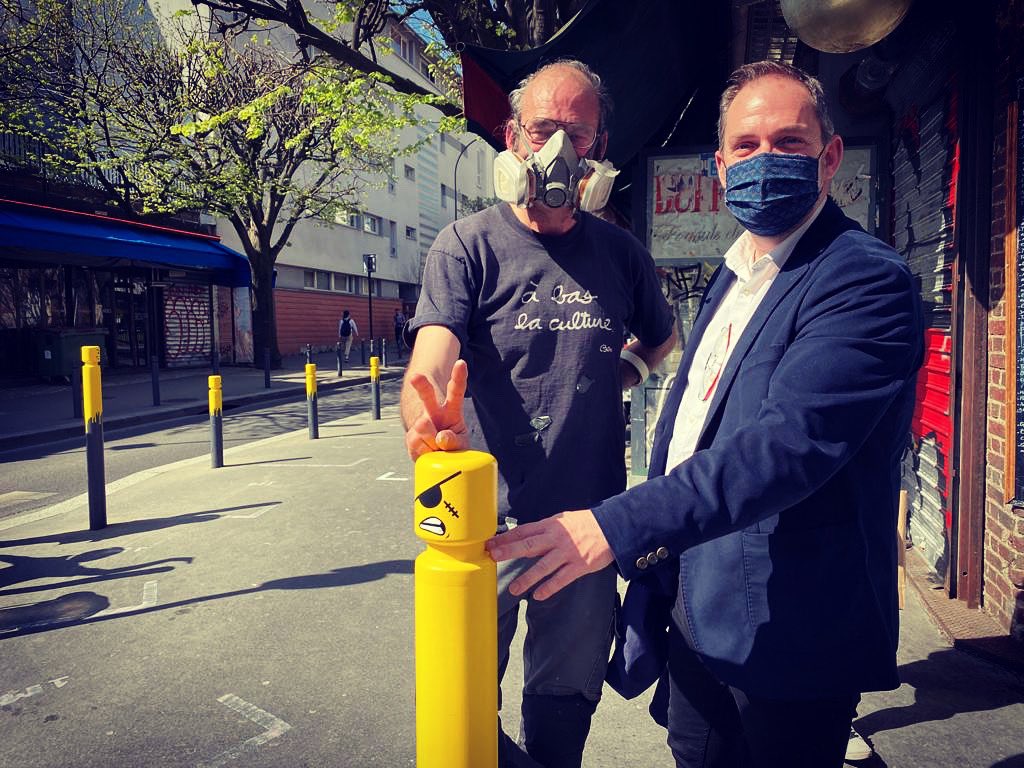 Tout le monde connaît son travail et ses interventions dans nos espaces publics... mais le voir sévir à #Montreuil est toujours un immense plaisir ! Merci <a href="/LeCyKlop/">Le CyKlop</a> pour cet art ludique populaire et interactif qui amène de la couleur et de la vie dans nos espaces publics 👁 !