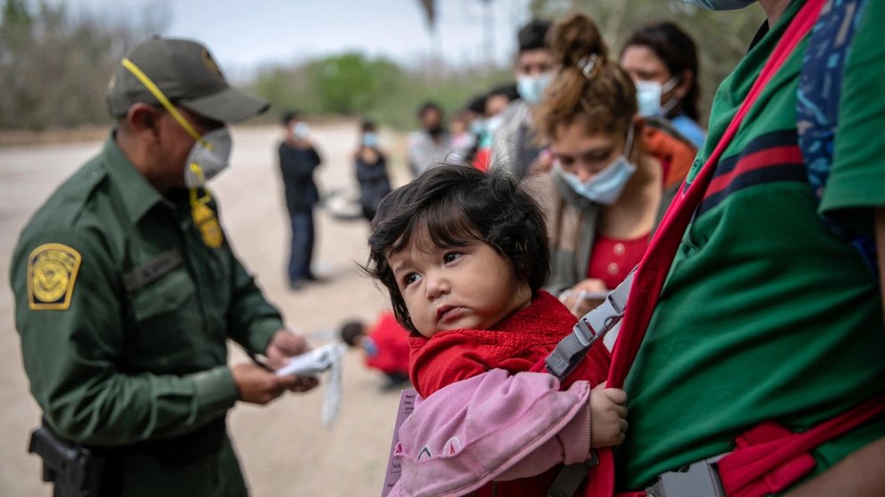 ToyMachine998's tweet photo. I think the Customs &amp; Border Patrol agents should go on strike. They’re not babysitters. They’re border enforcement officers and this has gotten OUT OF F**KING CONTROL! 

#BorderStrike  #CBPstrike https://t.co/LKoUsOllKB