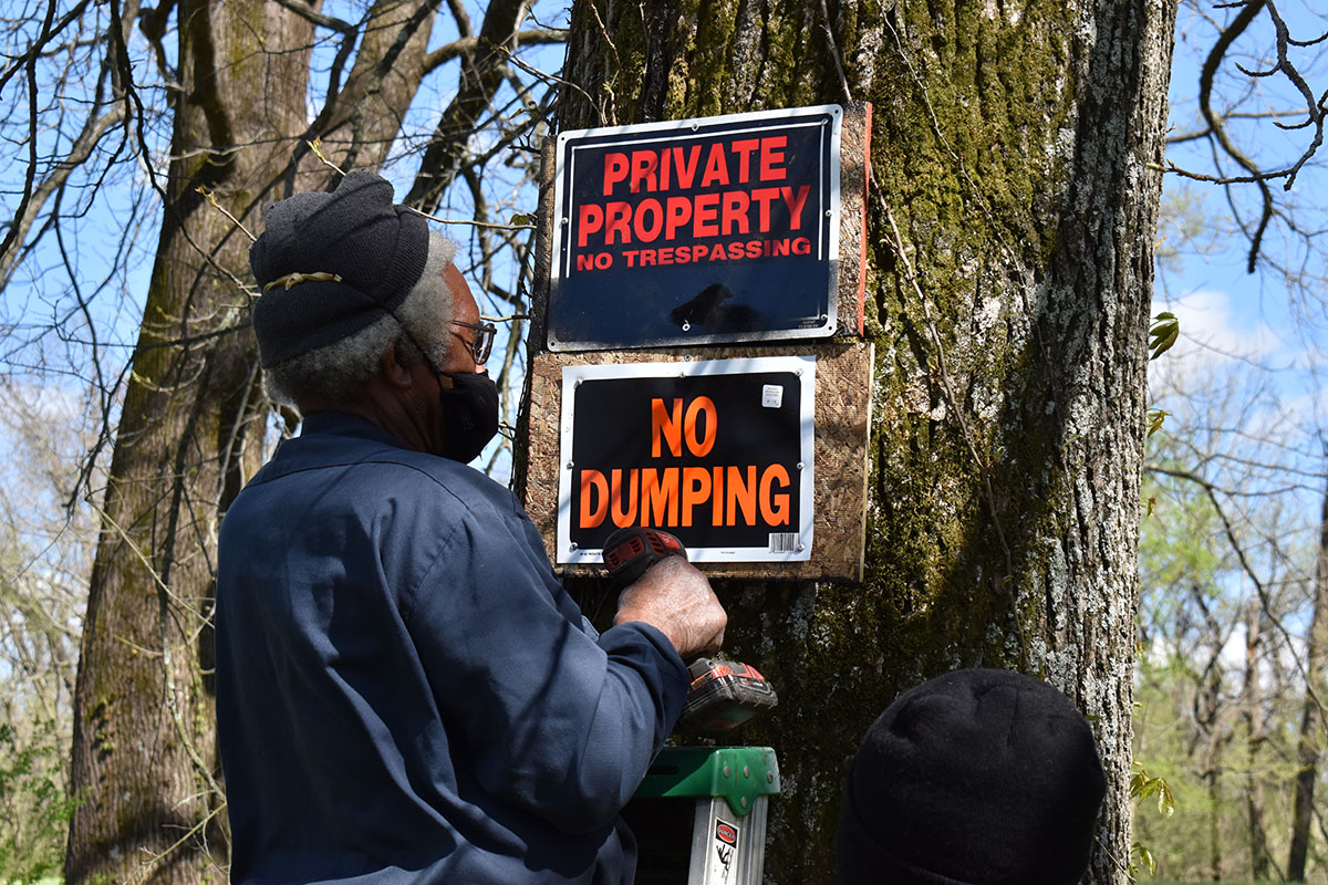 Clyde Robinson is one of 4% of property owners who has refused to give @ByhaliaPipeline rights to his land in Boxtown. Read more about his story at ow.ly/cWZY50EcXWq
Story by <a href="/julia_r_baker/">Julia Baker</a>