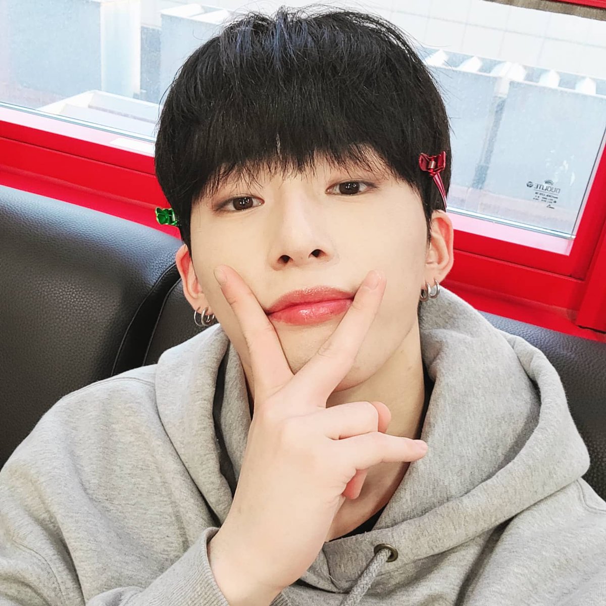 Noir__official's tweet photo. 커피 한 잔 할래요~~~☕
#느와르 #김시헌 #noir #커피 https://t.co/cZ67tDP2SI