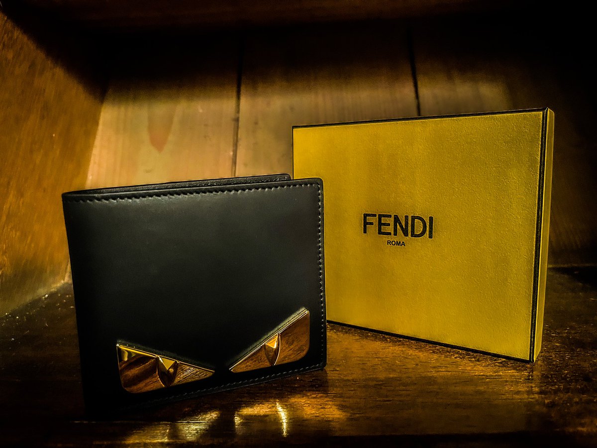 TY_37S's tweet photo. NEW WALLET✨
#FENDI
#BAGBUGS https://t.co/P6YMn5sNup
