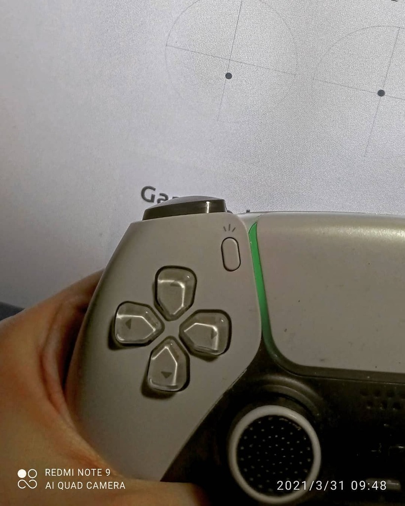 guinnyn's tweet photo. Tive que dar uns ajustes de filtro pra ficar visível... Mas é, o drift no #DualSense é real, e tá cada vez mais constante. Hora de acionar a @playstation_br pra ver isso logo... :/

#Playstation #PlaystationDualSense #Drift #ControllerDrift #ControllerDr… https://t.co/Pd4JqzFH3i https://t.co/Dxtjrhwof7