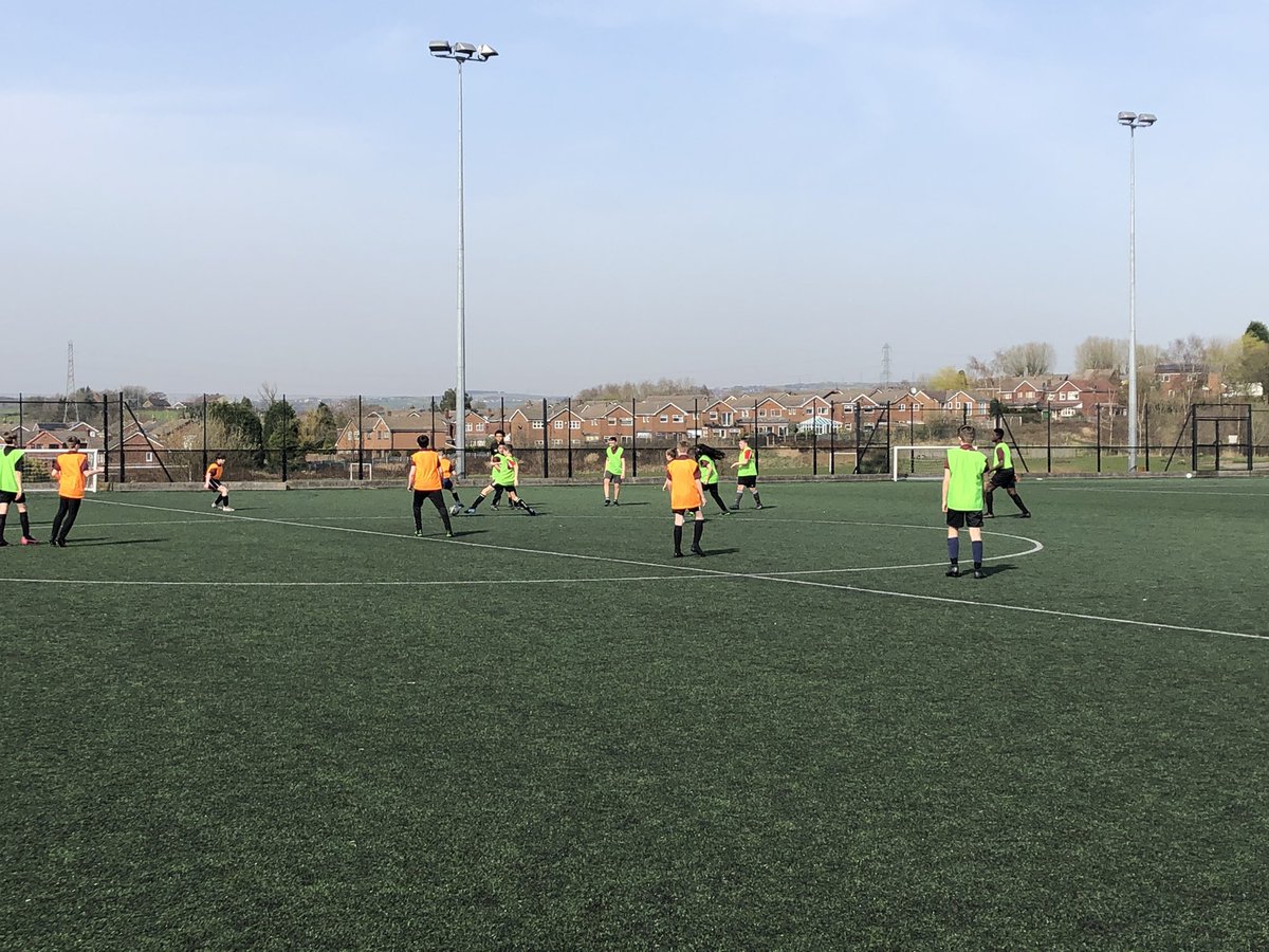 PE_GAA's tweet photo. Yr 8 vs Yr 9 friendly.
This is what we signed up for.
🌞😎 NSI #prioritisePE https://t.co/DKtTxfXOWs