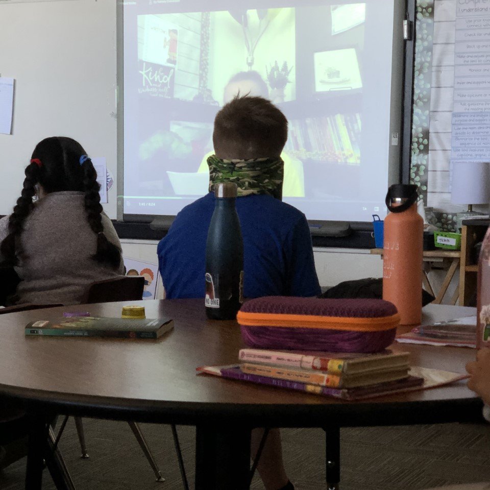 ITS_SQUAD_'s tweet photo. Students in Mrs. Davidson's class had the option to use the Swivl to record their latest writing project- biographies. Students really enjoyed having the option to prerecord their biographies, and then let the class view the recording! #KISDbest #SESbest #techytwittertakeover https://t.co/TVeuLpHsSu
