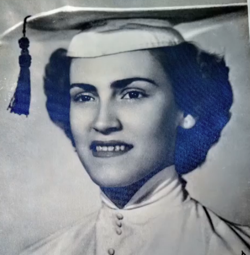 spleituras's tweet photo. A educadora Wanda Oldenburg faleceu nesta terça (30), aos 86 anos. Diretora de escola pública no subúrbio do Rio de Janeiro, pautou seu trabalho por ações que visavam o fortalecimento do ambiente escolar. Para ela, a biblioteca era uma ferramenta de transformação social. https://t.co/DmOSsSbXg0