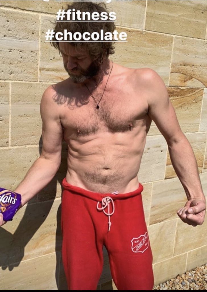 _VJ77's tweet photo. @takethat Now THIS is a Hump Day mood of @HowardDonald π¦ This is one of my fave recent pics he posted π€€ππ₯ He needs to recreate in this glorious sunshine and that Beautiful Bushy Beard!!! #ThoseNips #NipRing #ChestRug #Phwoaaaar πXX https://t.co/4gWxnGckUe
