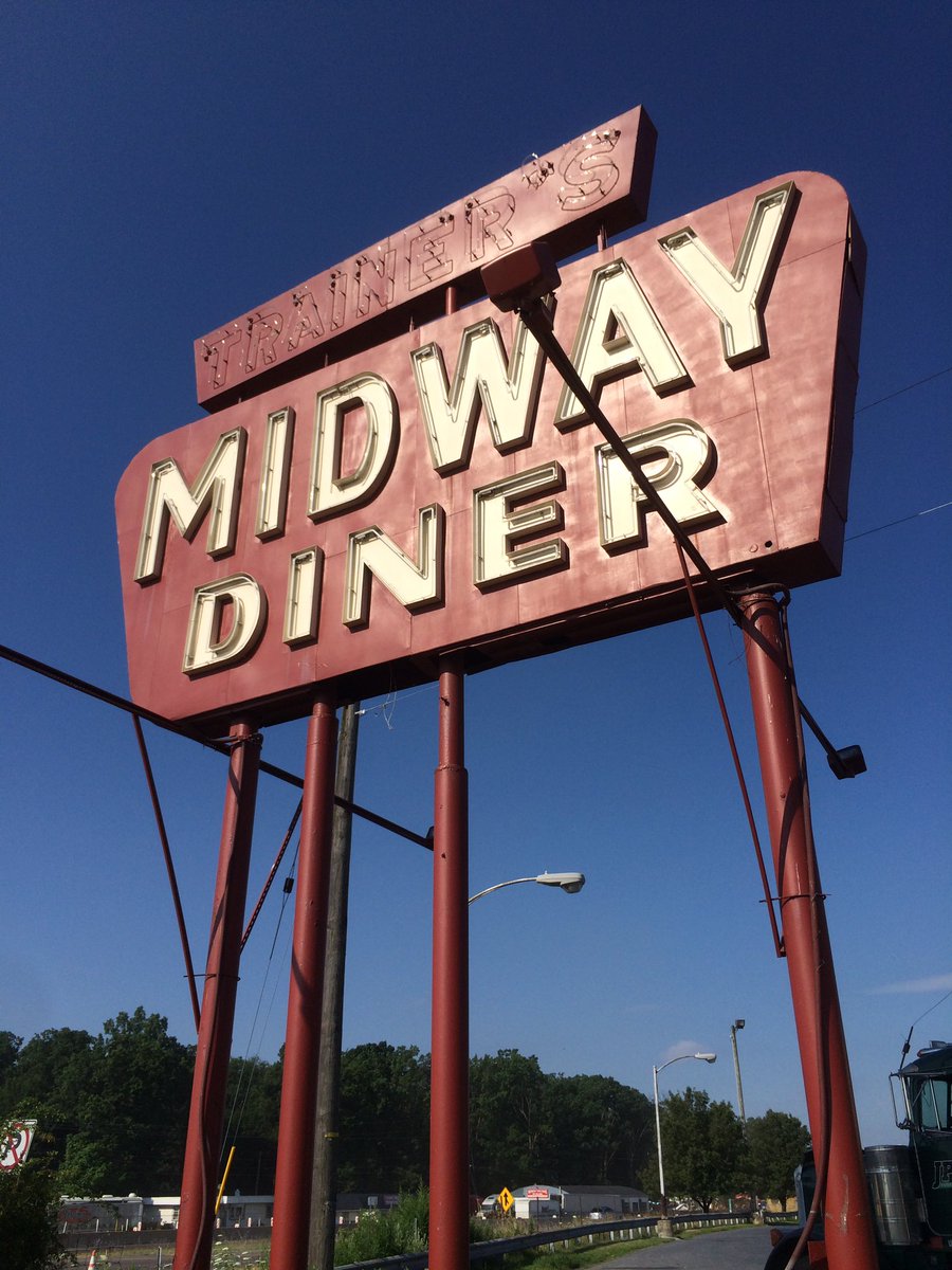BraveSigns's tweet photo. “Trainer’s Midway Diner.” Bethel, #Pennsylvania, 2016. Signs We Were Brave (no. 727) #midway #signs #signswewerebrave https://t.co/mhbdgq5Jux