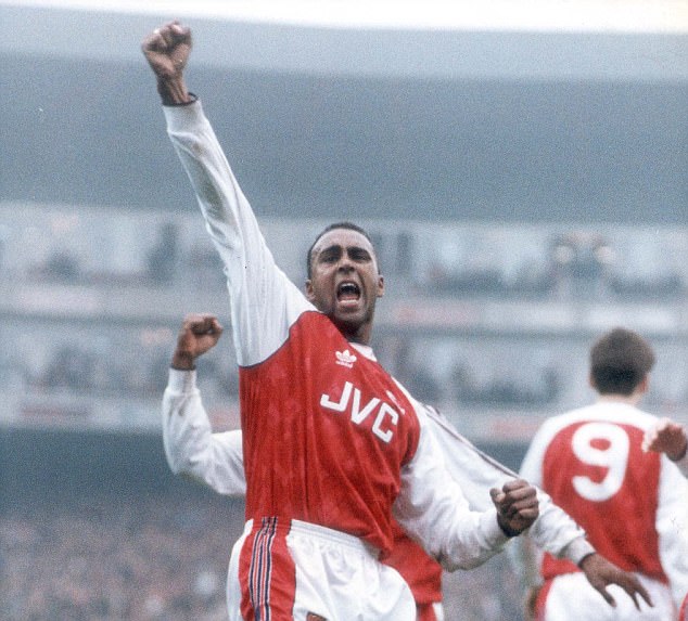 ArthaLeadership's tweet photo. A day that brings @Arsenal and @LUFC fans together @GordonTredgold Thanks for the memories Rocky.

#RememberingRocky https://t.co/qaEkaAsdzZ
