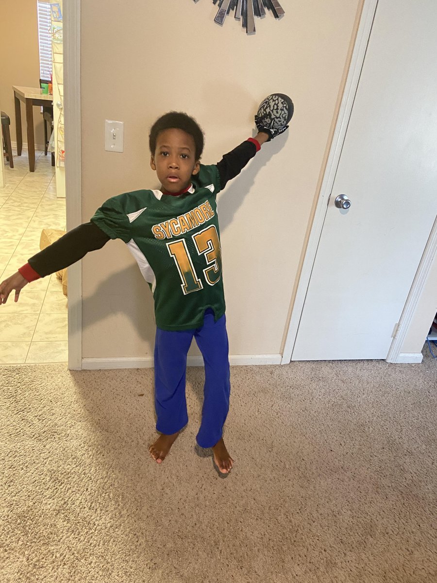 SycamoreSchools's tweet image. Our virtual Aves have such bright futures! Check out these Future Fireworks dressed up a what they want to be when they grow up for #virtualspiritweek!