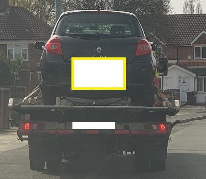 MerPolKnowsley's tweet photo. #OpTango #Huyton
Officers seized this Renault Clio today on Page Moss Avenue - no insurance.
Initial investigations show the driver may not have a driving licence however as he wouldn't come out to speak to us 👀 we'll let him know in due course by means of summons to court 📨 https://t.co/dPuNaSadSS