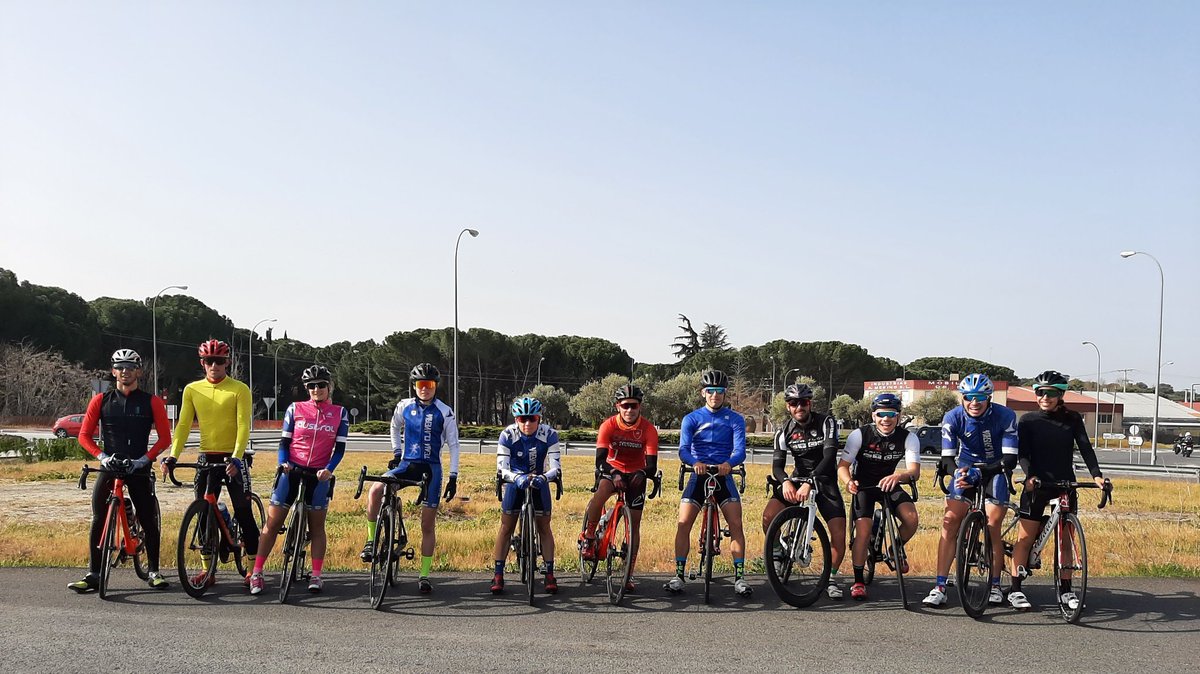 TeamClaveria's tweet photo. Empezamos la #SemanaSanta con una Transición 
80km🚴‍♂️🚴‍♀️+8km🏃‍♀️🏃‍♂️

#TEAMCLAVERÍA
@claveriaricardo
#triatlon https://t.co/dhnjitJgFn