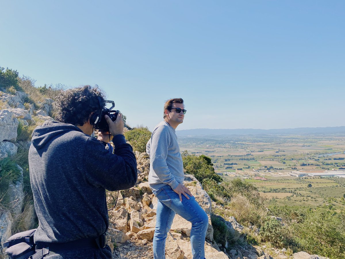 visual13's tweet photo. De ruta pel Baix Empordà! Comencem el dia passejant per Pals, després pugem al Castell de Montgrí i acabem el dia a Cala s'Alguer, la perfecta combinació de mar i muntanya.
#visual13 #vicençasensio #rodatge #costabrava #emporda #baixemporda #pals #castelldemontgri #calasalguer https://t.co/DBTwSbc1jF
