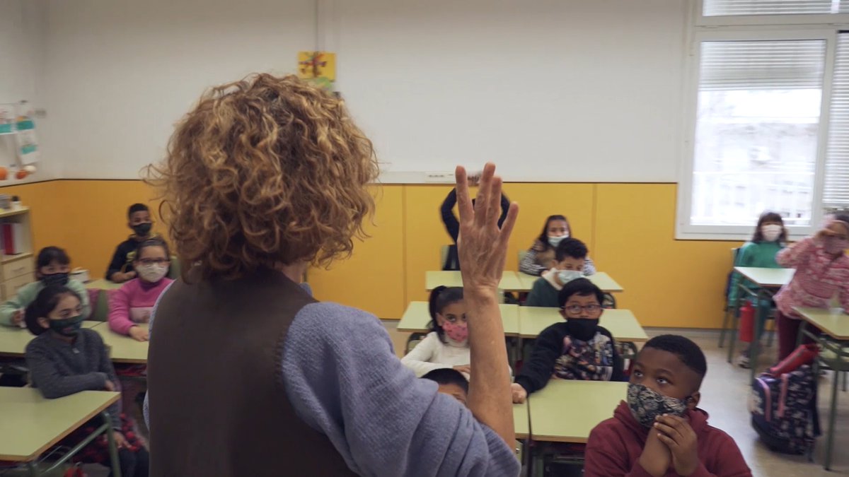 Rodaje en Escola Rec Comtal dlvr.it/Rwl4d5