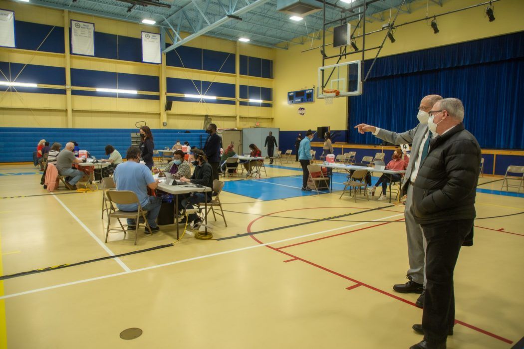 PHLPublicHealth's tweet photo. In addition partnering with vaccine providers to set up clinics, the City is running mass vaccine clinics that can vaccinate up to 500 people per day in neighborhoods throughout Philadelphia. Learn more: https://t.co/YYG8h1ILWd https://t.co/zbnbkUKWcG