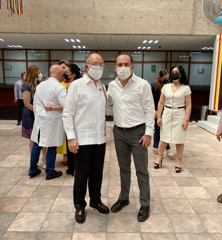 SESESPChiapas's tweet photo. Desde el patio Central de Palacio de Gobierno, el Secretario Ejecutivo del #SESP Sergio A. Aguilar Rivera, acompañó al Gob. @RutilioEscandon y a Juan José Zepeda Bermúdez, Presidente de la @CEDHChiapas a la Presentación de su 3er. Informe. https://t.co/whXgxEYE9o