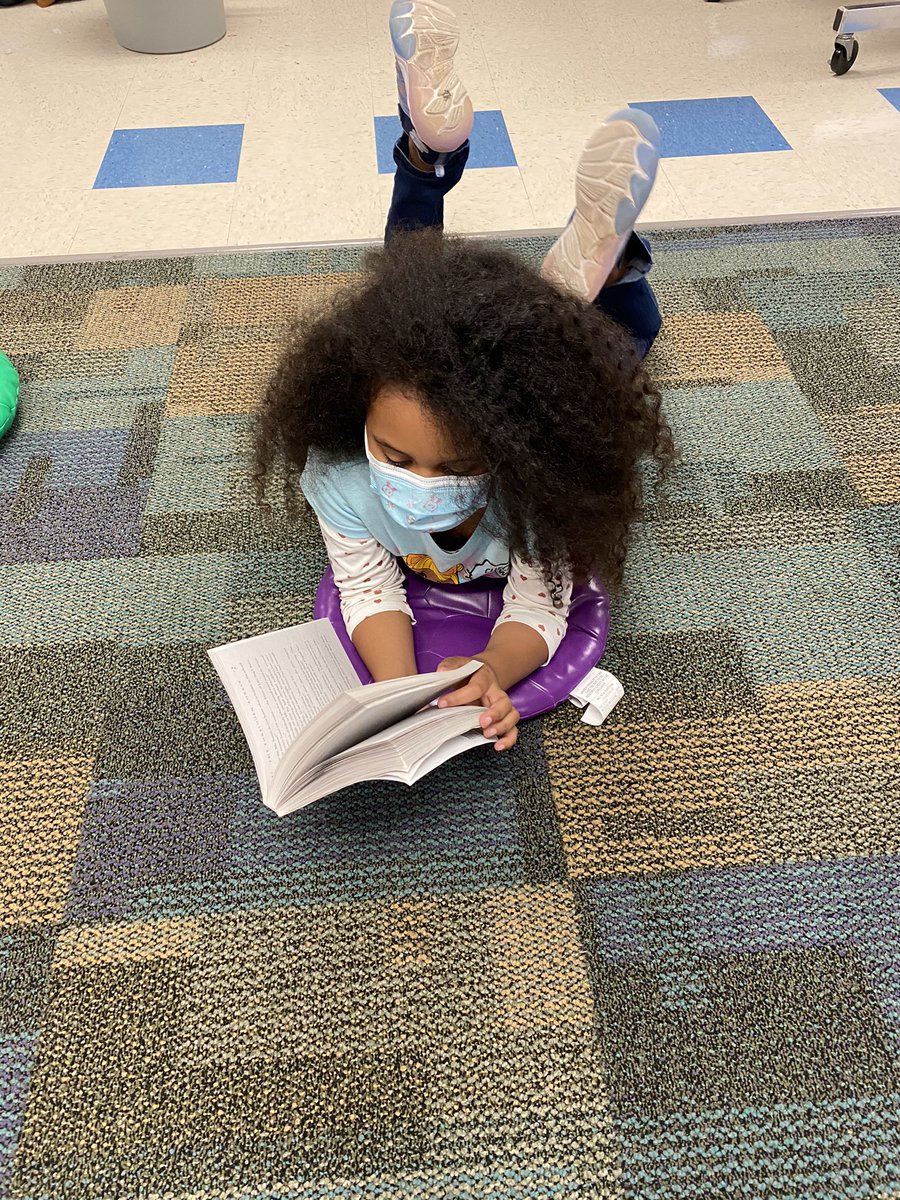 lav2nd's tweet photo. More comfy reading! https://t.co/PSo5wQR2tg