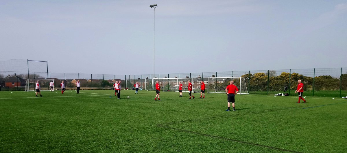 FTFlyersFC's tweet image. ⚽ GREAT TO BE BACK ⚽

Fantastic first session back @PoolfootFarm today. Fourty two players enjoying their #walkingfootball across three pitches. Well done everyone!

#returntoaction
#covidsecure