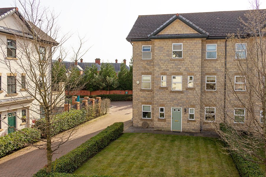 PendleHillProps's tweet image. 👀SneakPreview👀 #Calderstones #5Bed #SemiDetached