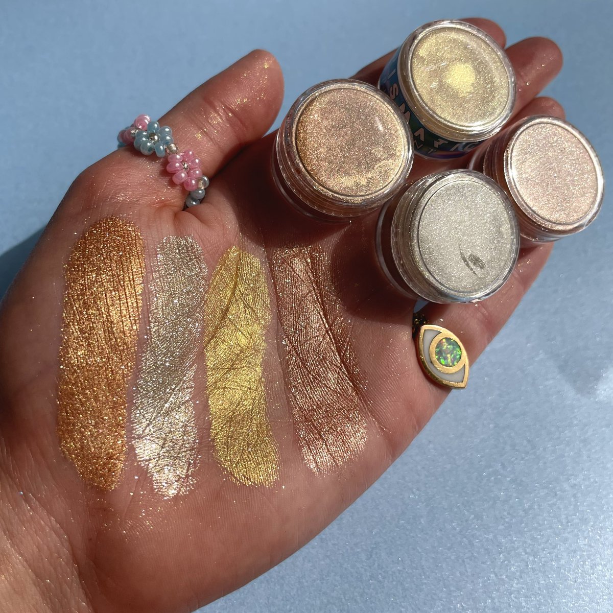 Golden hour loose pigment bundle is on site now ✨☀️🔥 What’s your fav?🙌🏻😍