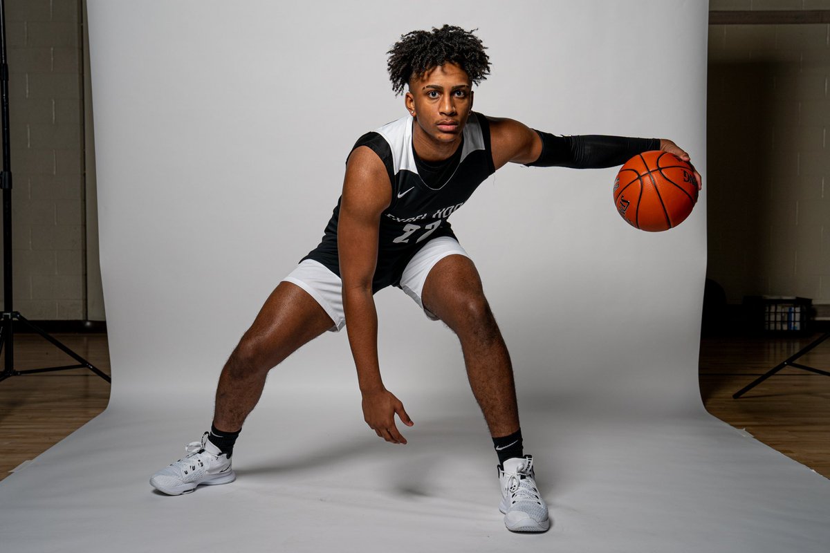 excelhoopsbball's tweet photo. Excel Hoops Prep MBB 
#22 Ashton Brown
6’5 Forward | Class of 2023 

📸 taken by @polansky.photo 
#excelhoopsprepmbb #excelhoopsprep #osba #niketeam https://t.co/qrGwoHDEyQ