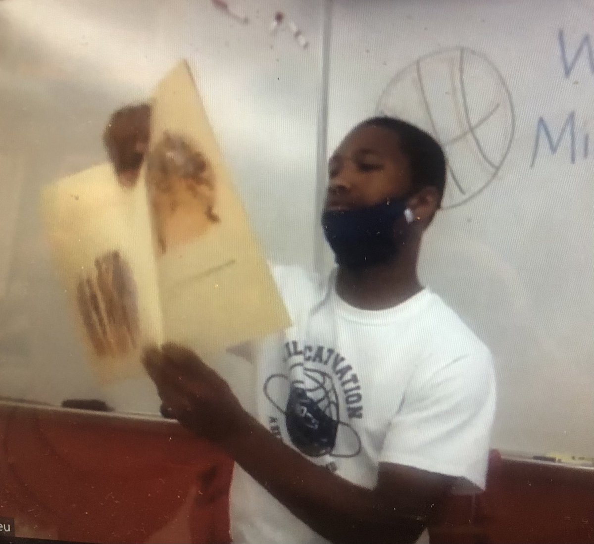 Dallastownhoops's tweet photo. Our guy— @Michael3Dickson took time today to read to Ms. Bilyeu and Mrs.Keys 4th grade classes.  Couldn’t think of anyone better to discuss chasing your dreams to our younger students!! #DTownProud #FAMILY @DtownWildcats @DallastownSD @DAISCommunity @DT_Cheer https://t.co/Tj5jOS1nXt